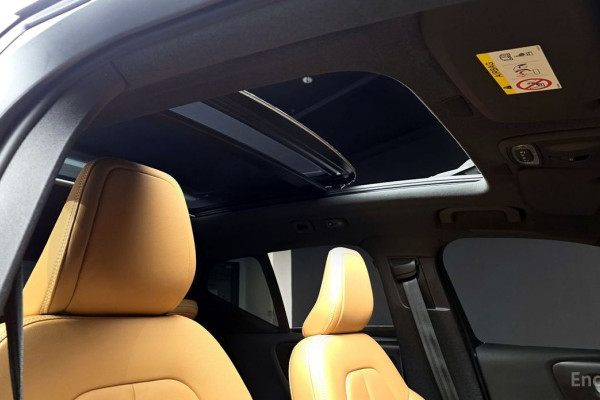 2021 Volvo XC40 с пробегом 10 546 км