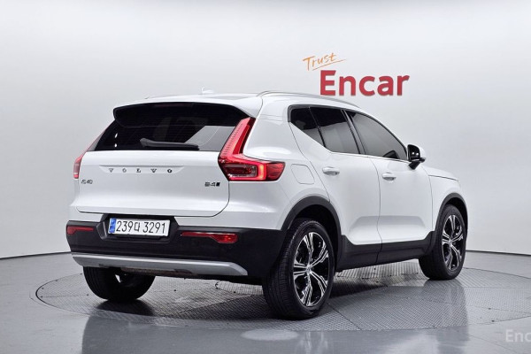 2020 Volvo XC40 с пробегом 92 601 км