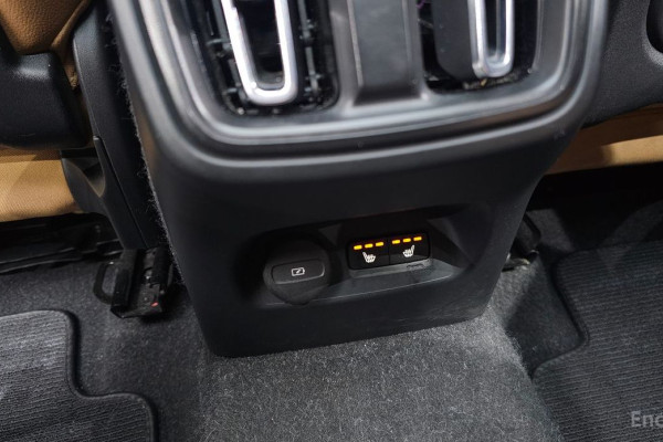 2021 Volvo XC40 с пробегом 50 141 км