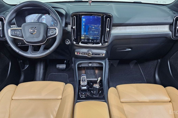 2020 Volvo XC40 с пробегом 92 601 км