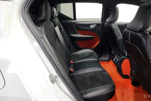 2021 Volvo XC40 с пробегом 11 685 км