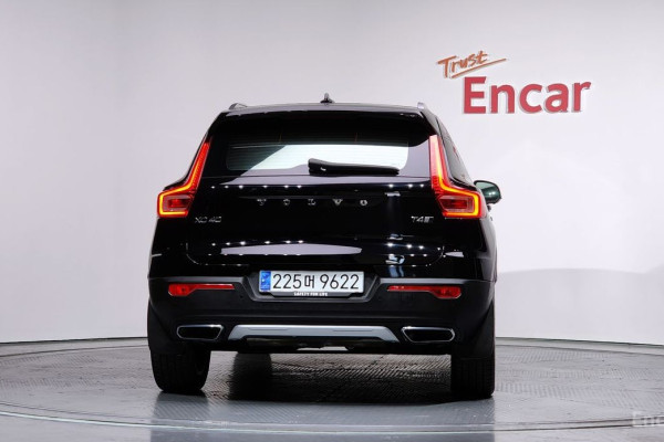 2020 Volvo XC40 с пробегом 81 210 км