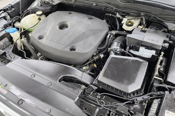 2020 Volvo XC40 с пробегом 81 210 км