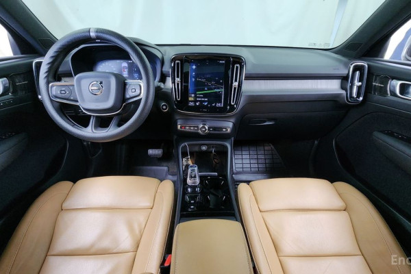 2020 Volvo XC40 с пробегом 81 210 км