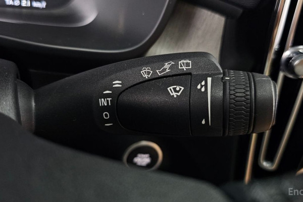 2020 Volvo XC40 с пробегом 92 601 км