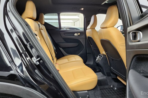 2020 Volvo XC40 с пробегом 81 210 км