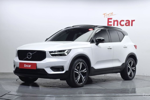 2020 Volvo XC40 с пробегом 49 623 км