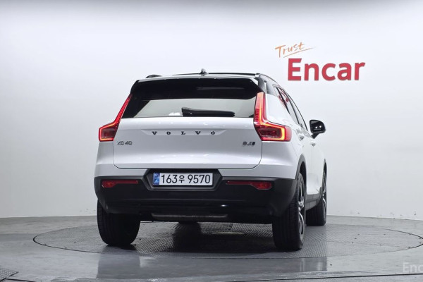 2020 Volvo XC40 с пробегом 49 623 км