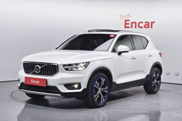 2021 Volvo XC40 с пробегом 32 099 км