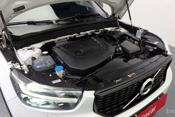 2020 Volvo XC40 с пробегом 49 623 км