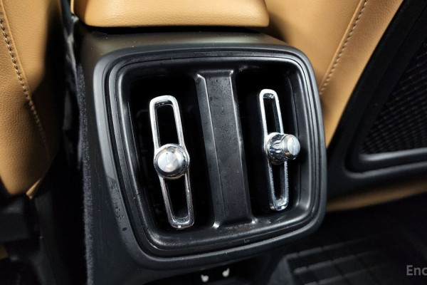 2020 Volvo XC40 с пробегом 81 210 км