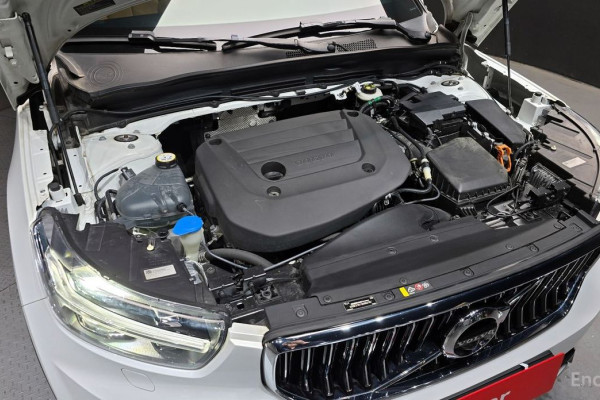 2021 Volvo XC40 с пробегом 108 997 км