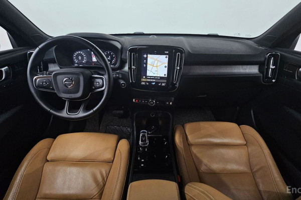 2020 Volvo XC40 с пробегом 50 662 км