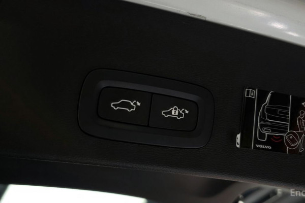 2020 Volvo XC40 с пробегом 49 623 км