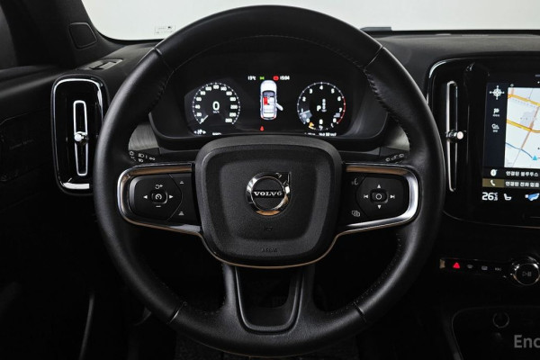 2020 Volvo XC40 с пробегом 50 662 км