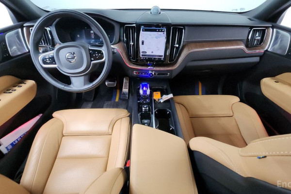 2022 Volvo XC60 с пробегом 41 134 км