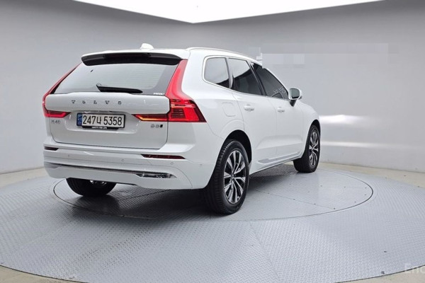 2023 Volvo XC60 с пробегом 22 892 км