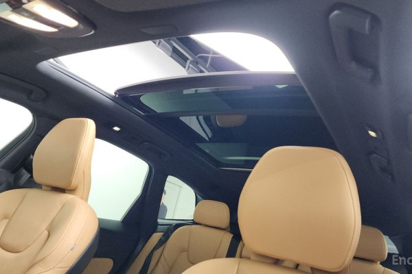 2022 Volvo XC60 с пробегом 41 134 км