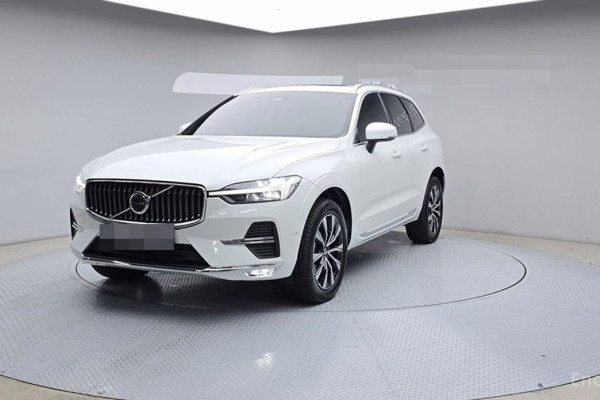2023 Volvo XC60 с пробегом 22 892 км