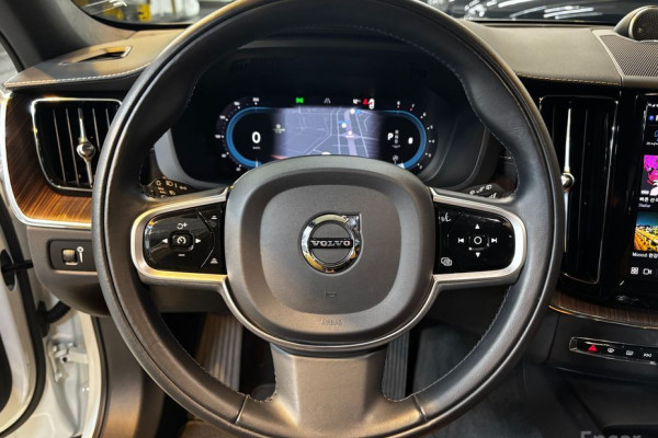 2022 Volvo XC60 с пробегом 74 000 км