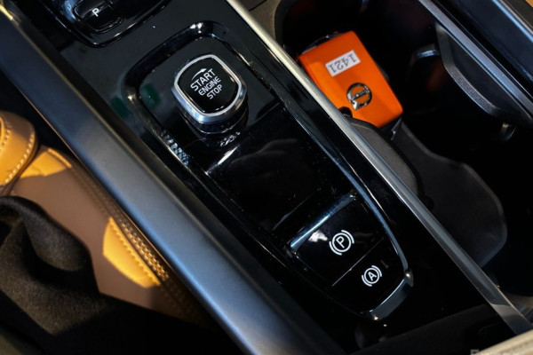 2022 Volvo XC60 с пробегом 74 000 км