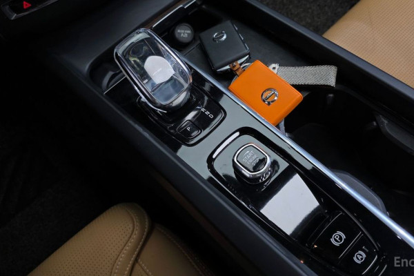 2022 Volvo XC60 с пробегом 42 788 км