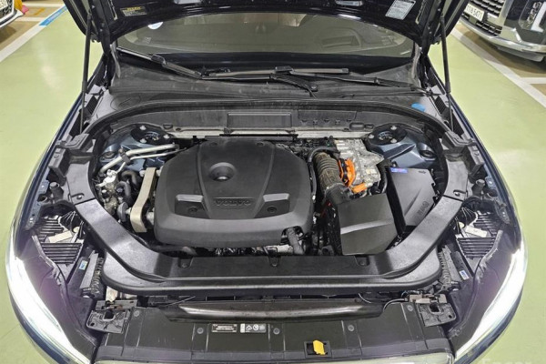 2021 Volvo XC60 с пробегом 99 526 км