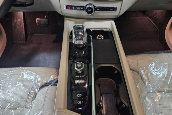 2021 Volvo XC60 с пробегом 99 526 км