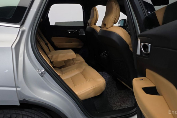 2022 Volvo XC60 с пробегом 42 788 км