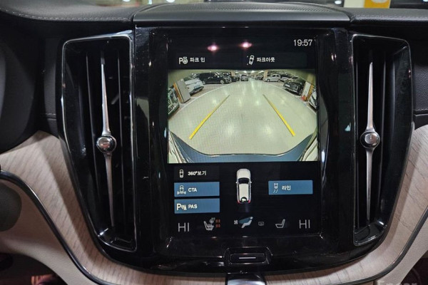 2021 Volvo XC60 с пробегом 99 526 км