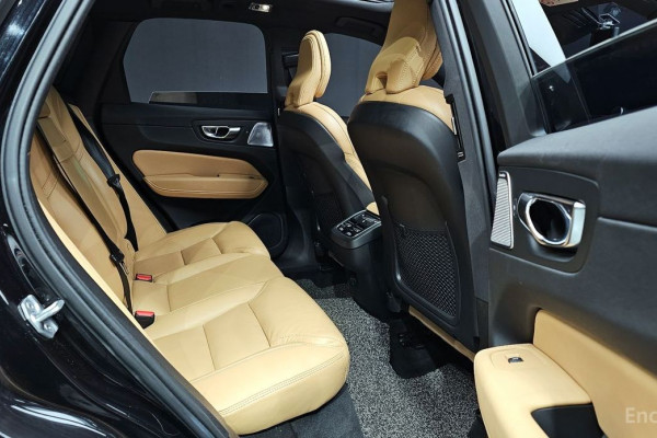 2021 Volvo XC60 с пробегом 59 309 км