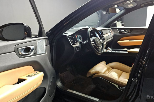 2021 Volvo XC60 с пробегом 59 309 км