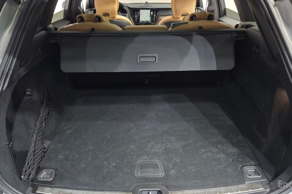 2022 Volvo XC60 с пробегом 42 788 км