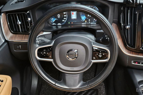 2021 Volvo XC60 с пробегом 59 309 км