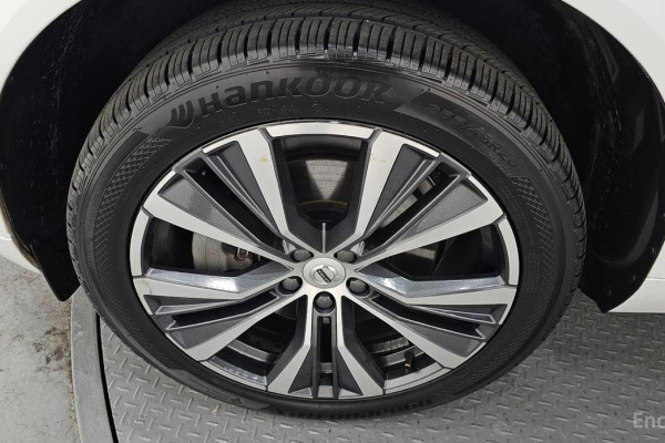 2022 Volvo XC60 с пробегом 43 004 км