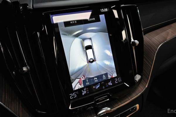 2021 Volvo XC60 с пробегом 59 309 км