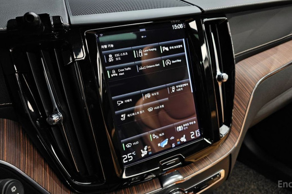 2021 Volvo XC60 с пробегом 59 309 км