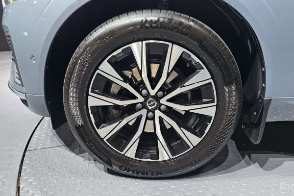 2022 Volvo XC60 с пробегом 39 057 км