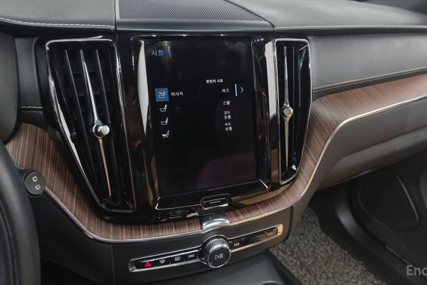 2021 Volvo XC60 с пробегом 54 488 км