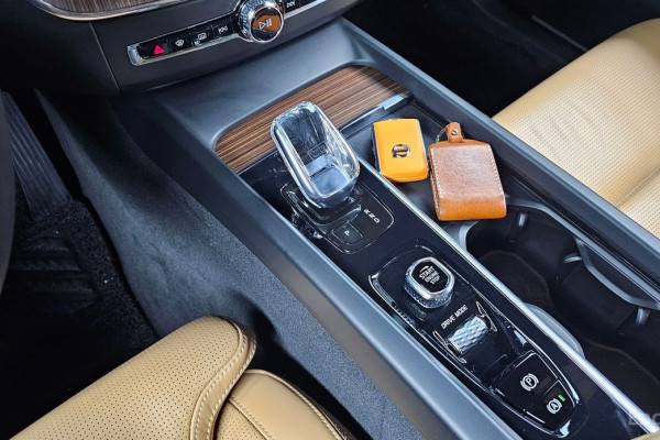 2021 Volvo XC60 с пробегом 20 348 км