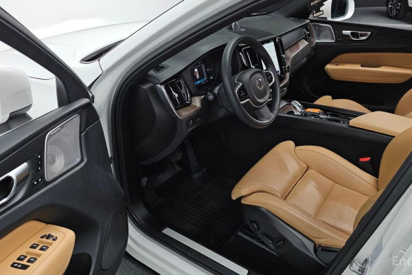 2022 Volvo XC60 с пробегом 43 004 км