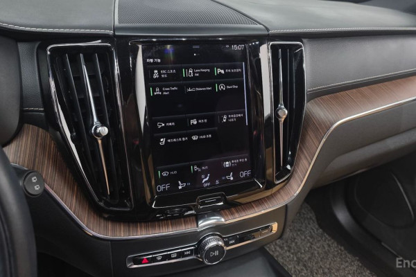 2021 Volvo XC60 с пробегом 54 488 км