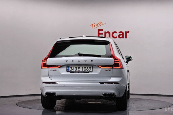 2021 Volvo XC60 с пробегом 58 299 км