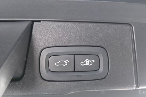 2021 Volvo XC60 с пробегом 54 488 км