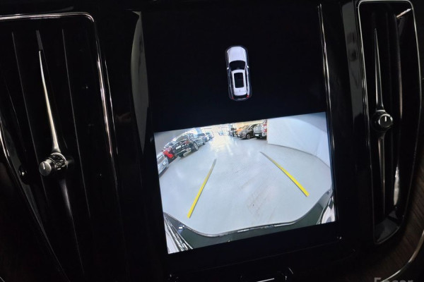 2022 Volvo XC60 с пробегом 64 089 км