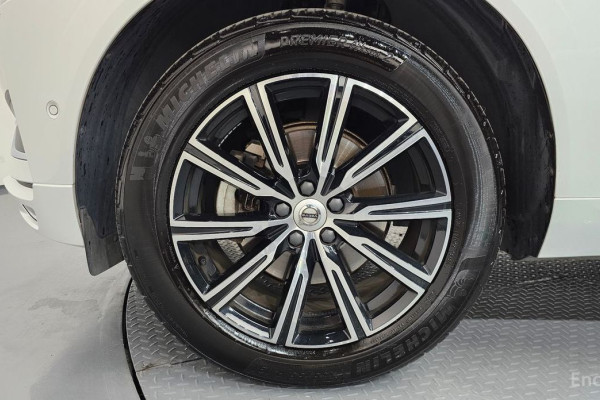 2021 Volvo XC60 с пробегом 58 299 км