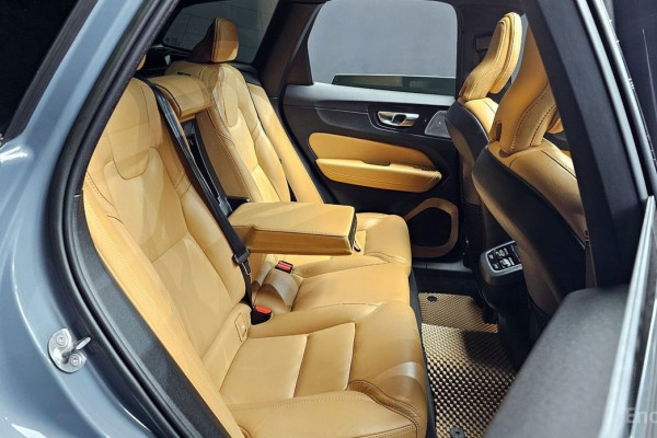 2022 Volvo XC60 с пробегом 39 057 км