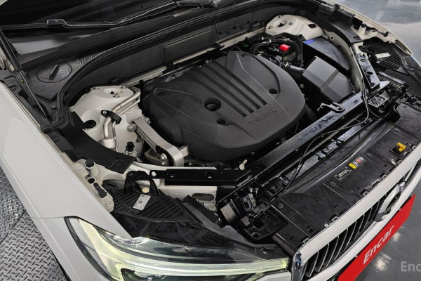 2021 Volvo XC60 с пробегом 58 299 км