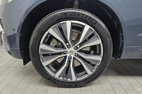 2022 Volvo XC60 с пробегом 40 647 км