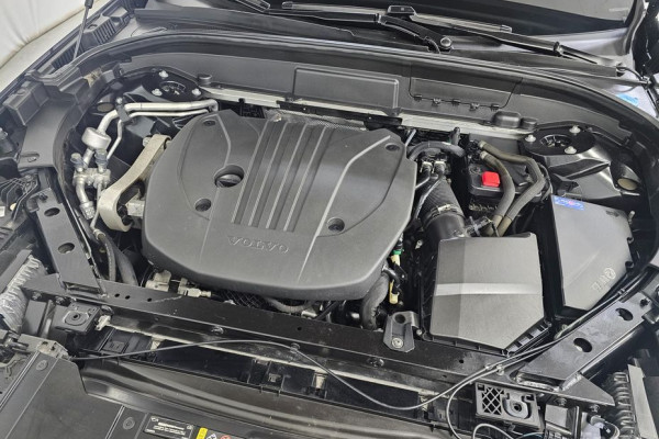 2022 Volvo XC60 с пробегом 64 089 км